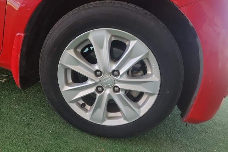 Used Honda Fit 2011 1.5L Automatic Luxury Edition Right Front Wheel Hub