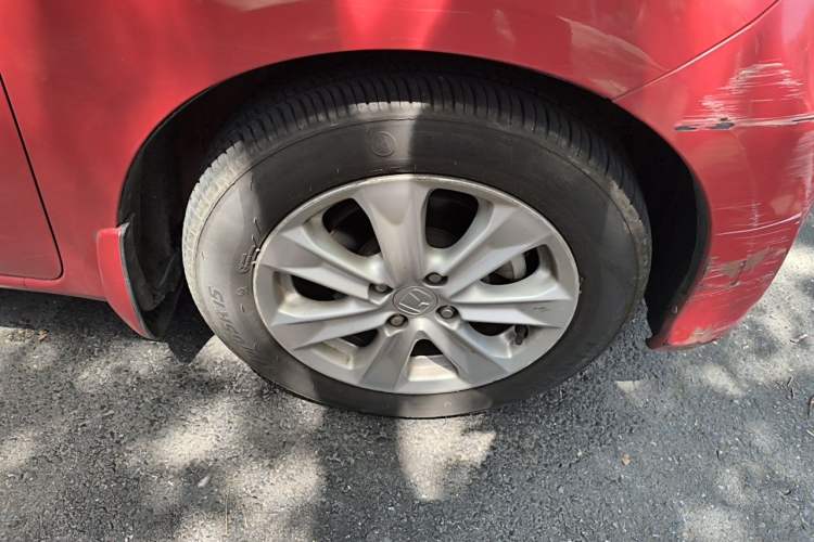 Used Honda Fit 2011 1.5L Automatic Luxury Edition Right Front Wheel Hub