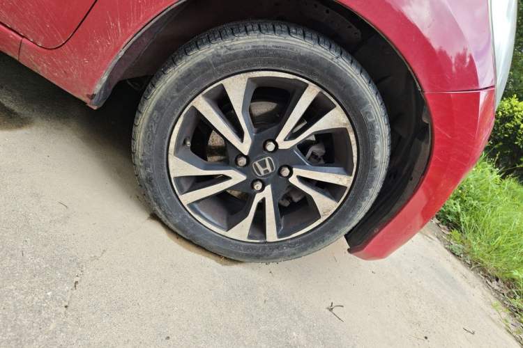 Used Honda Fit 2011 1.3L automatic comfort version Right Front Wheel Hub