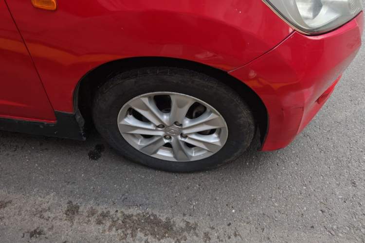 Used Honda Fit 2011 1.5L Automatic Luxury Edition Right Front Wheel Hub