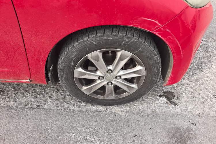 Used Honda Fit 2011 1.3L automatic comfort version Right Front Wheel Hub
