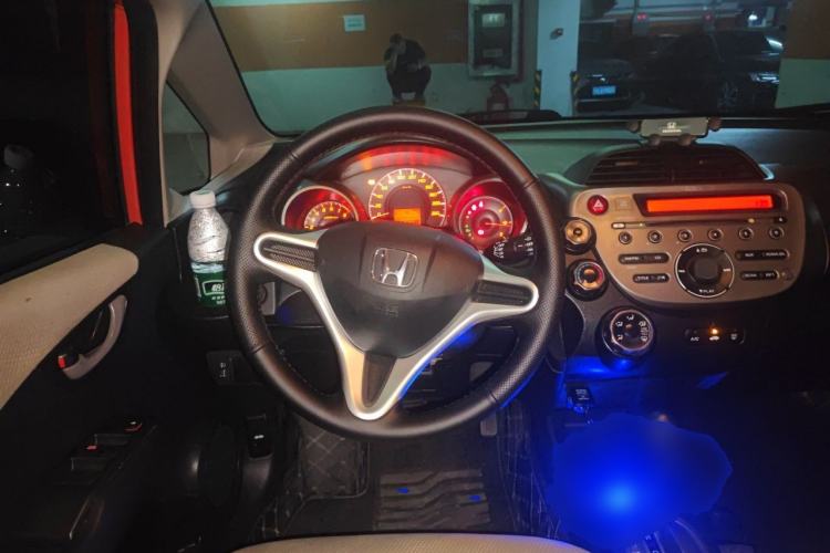 Used Honda Fit 2011 1.5L Automatic Luxury Edition Steering Wheel