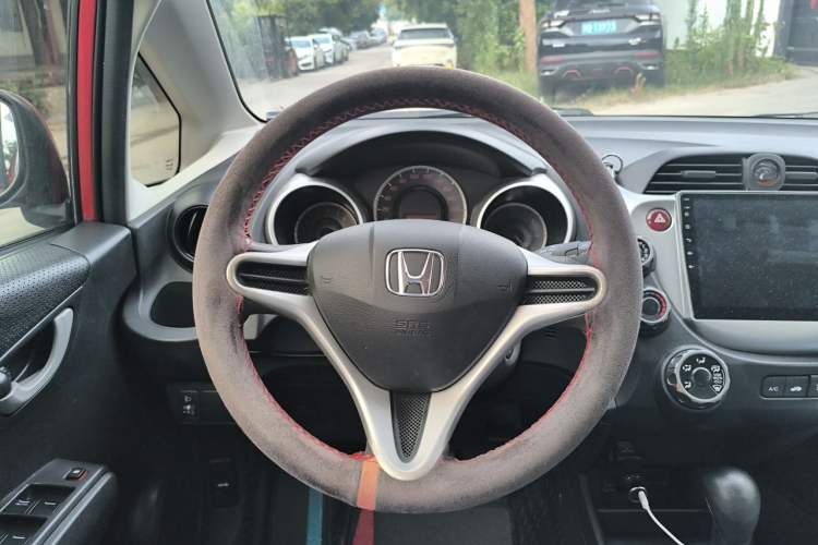 Used Honda Fit 2011 1.3L automatic comfort version Steering Wheel
