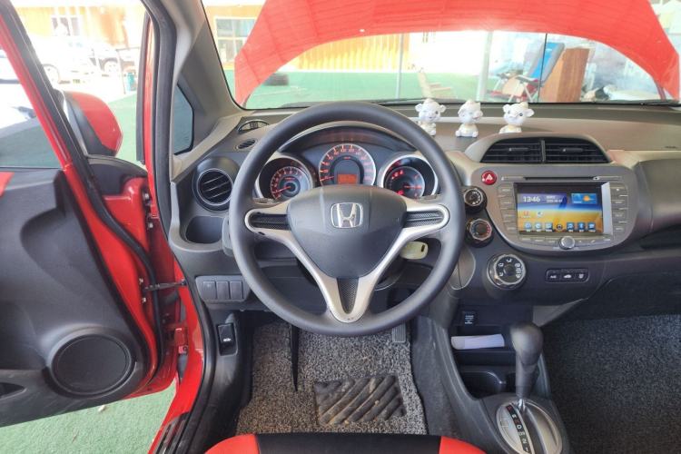 Used Honda Fit 2011 1.5L Automatic Luxury Edition Steering Wheel