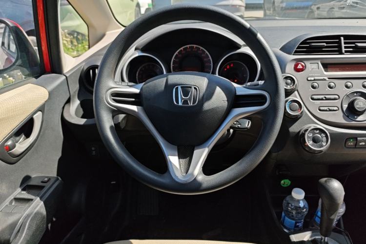 Used Honda Fit 2011 1.5L Automatic Luxury Edition Steering Wheel