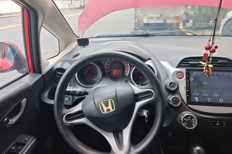 Used Honda Fit 2011 1.5L Automatic Luxury Edition Steering Wheel