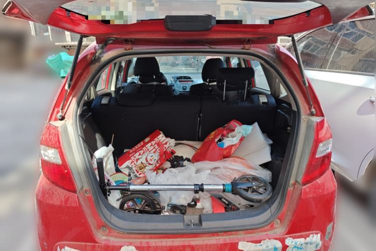 Used Honda Fit 2011 1.5L manual luxury version Trunk