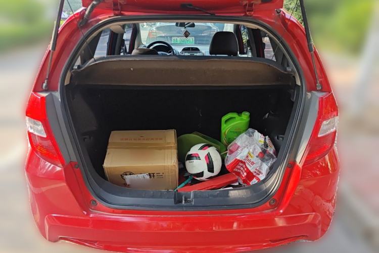 Used Honda Fit 2011 1.3L automatic comfort version Trunk