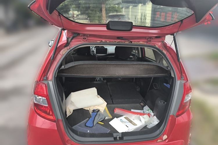 Used Honda Fit 2011 1.3L automatic comfort version Trunk