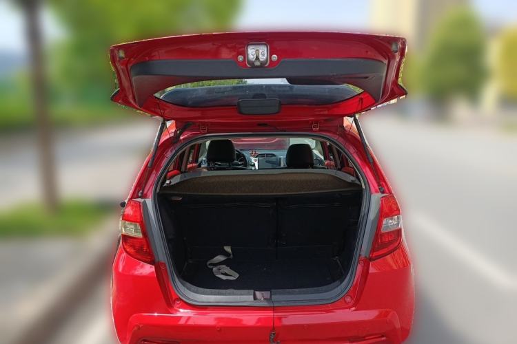 Used Honda Fit 2011 1.3L automatic comfort version Trunk