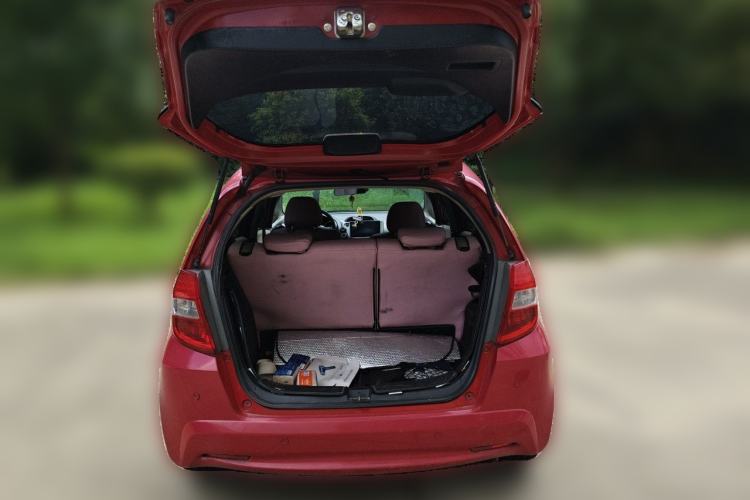 Used Honda Fit 2011 1.3L automatic comfort version Trunk