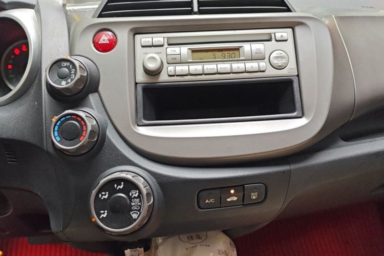 Used Honda Fit 2011 1.3L automatic comfort version Audio And AC Panel