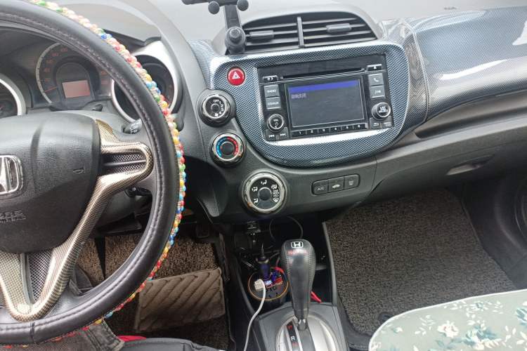 Used Honda Fit 2011 1.3L automatic comfort version Audio And AC Panel