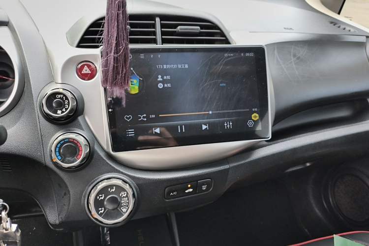 Used Honda Fit 2011 1.3L manual Comfort version Audio And AC Panel