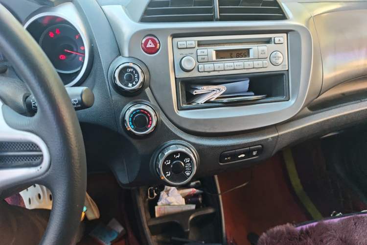 Used Honda Fit 2011 1.3L manual Comfort version Audio And AC Panel