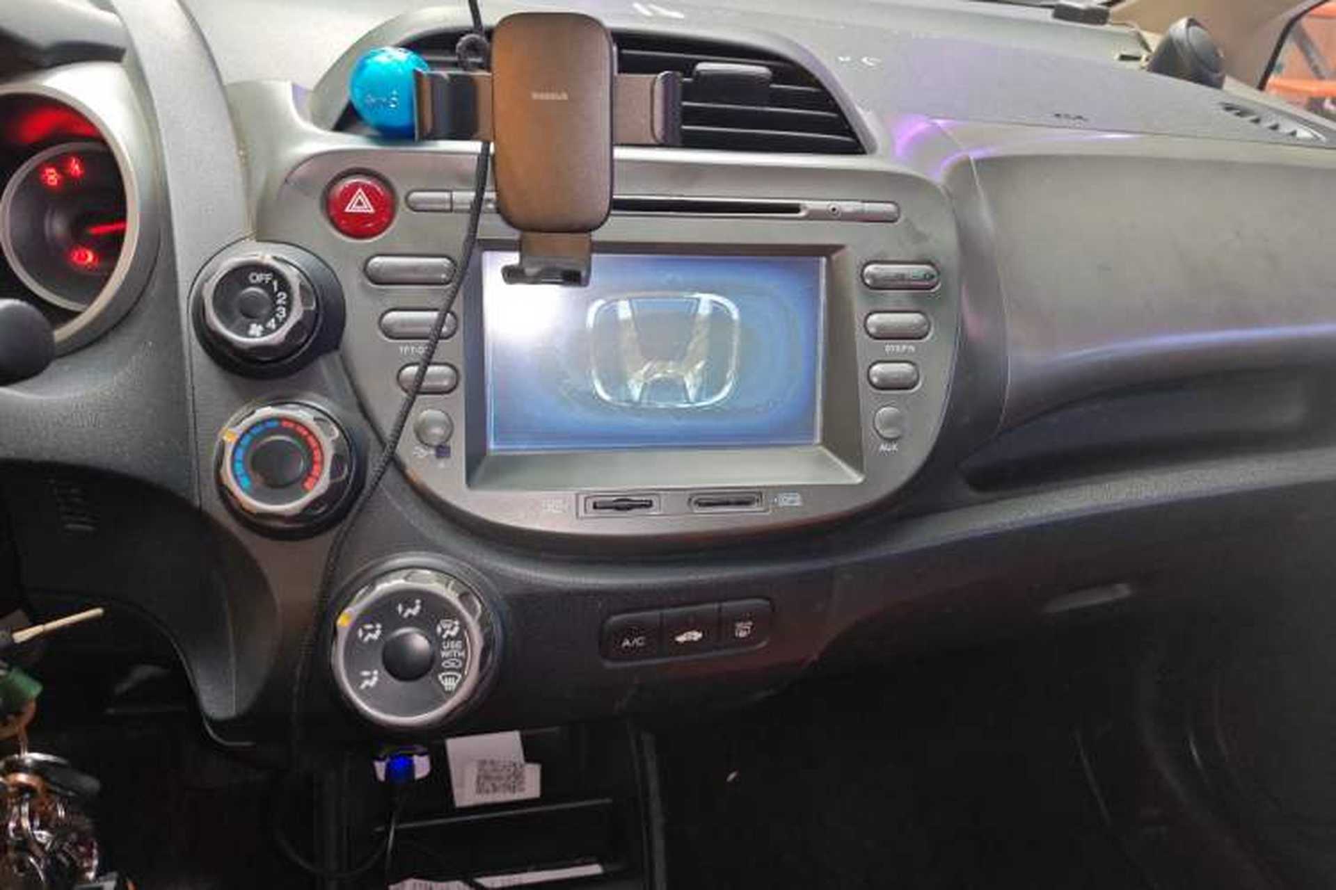 Used Honda Fit 2011 1.3L manual Comfort version Audio And AC Panel