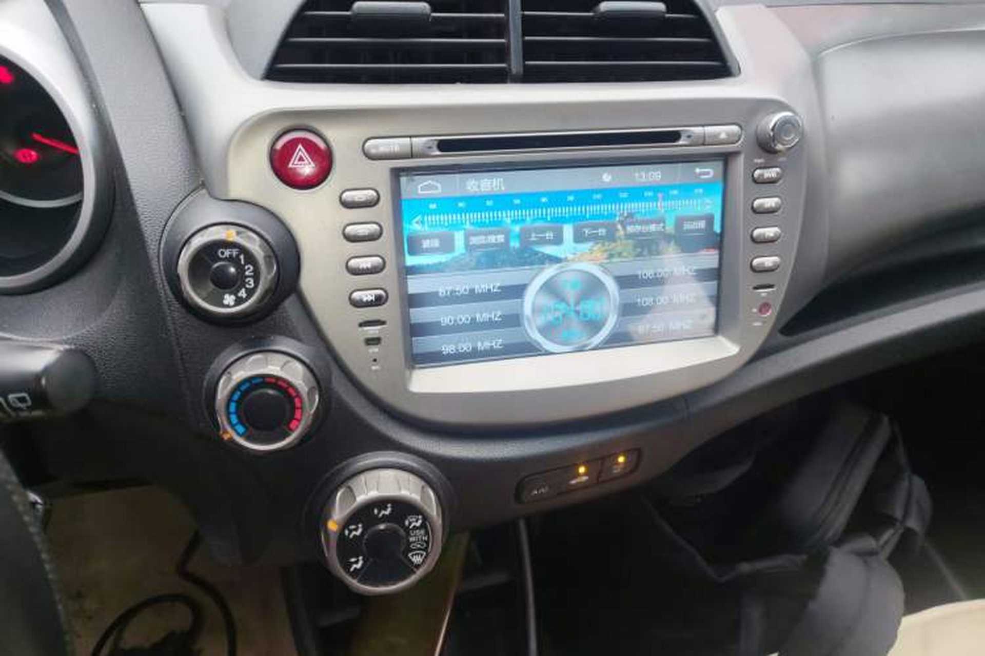 Used Honda Fit 2011 1.5L manual luxury version Audio And AC Panel