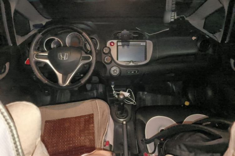 Used Honda Fit 2011 1.3L manual Comfort version Center Console