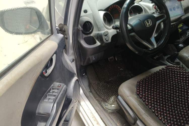 Used Honda Fit 2011 1.3L manual Comfort version Driver Seat