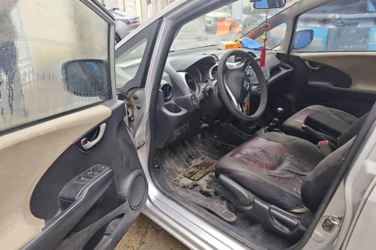 Used Honda Fit 2011 1.5L manual luxury version Driver Seat