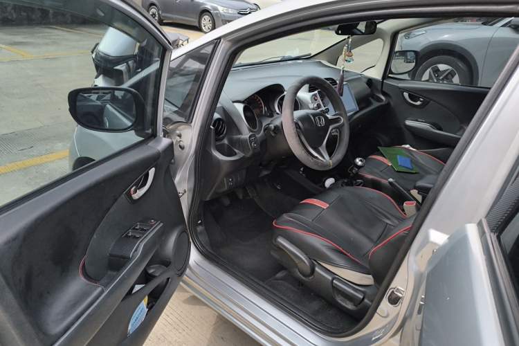 Used Honda Fit 2011 1.3L manual Comfort version Driver Seat