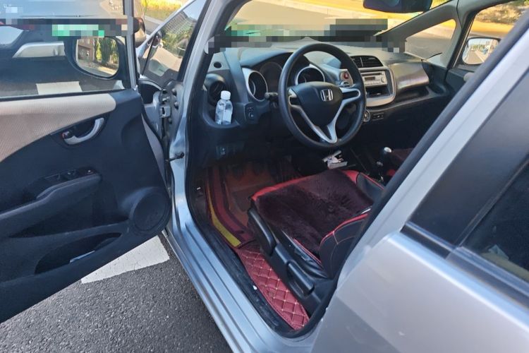 Used Honda Fit 2011 1.3L manual Comfort version Driver Seat