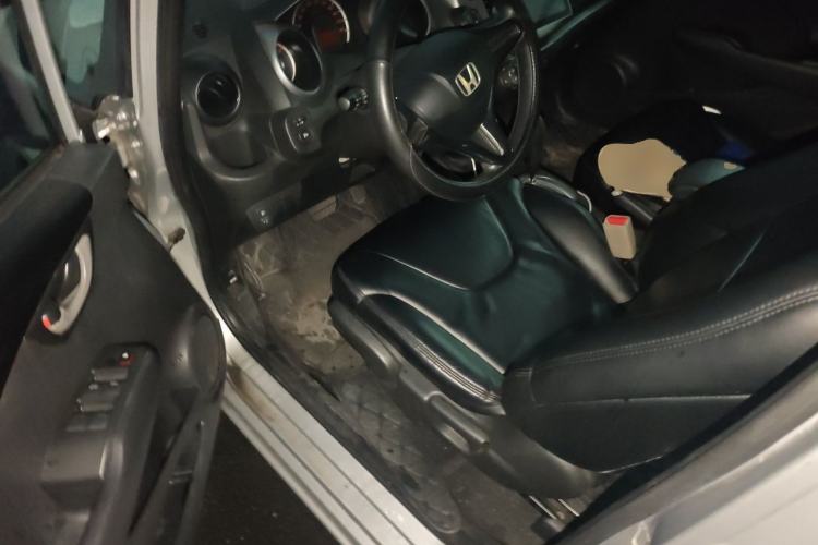 Used Honda Fit 2011 1.3L automatic comfort version Driver Seat