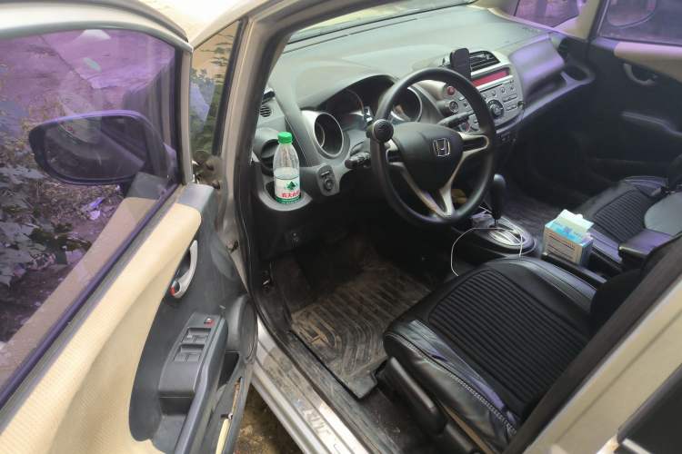 Used Honda Fit 2011 1.3L automatic comfort version Driver Seat