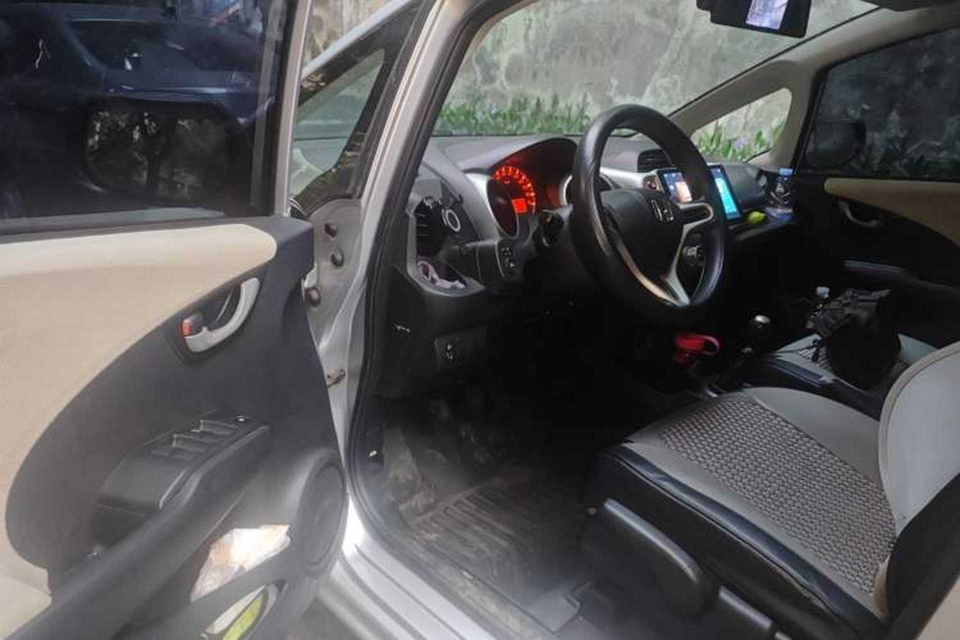 Used Honda Fit 2011 1.5L manual luxury version Driver Seat