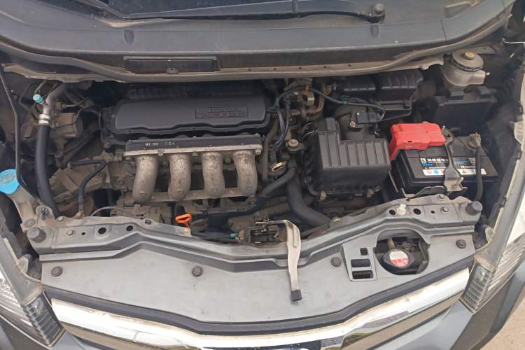 Used Honda Fit 2011 1.5L Automatic Luxury Edition Engine Bay