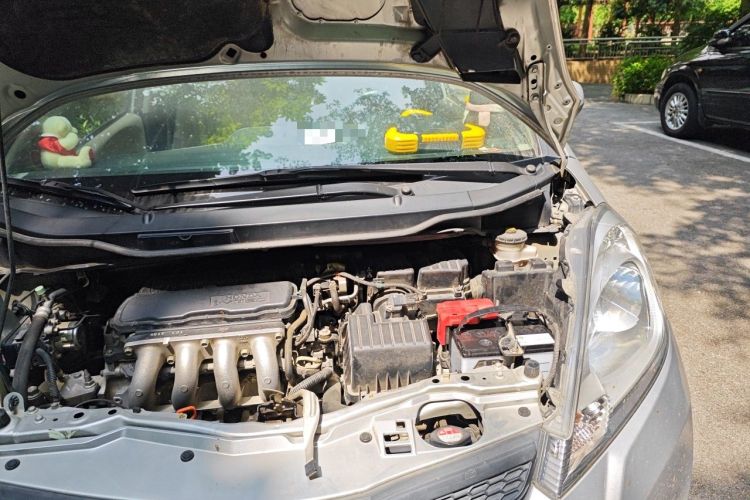 Used Honda Fit 2011 1.3L automatic comfort version Engine Bay Left