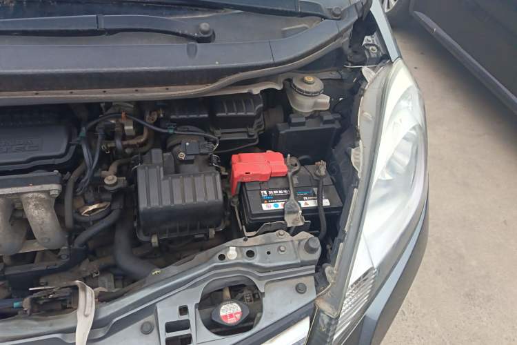 Used Honda Fit 2011 1.5L Automatic Luxury Edition Engine Bay Left