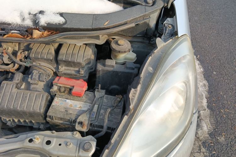 Used Honda Fit 2011 1.3L automatic comfort version Engine Bay Left