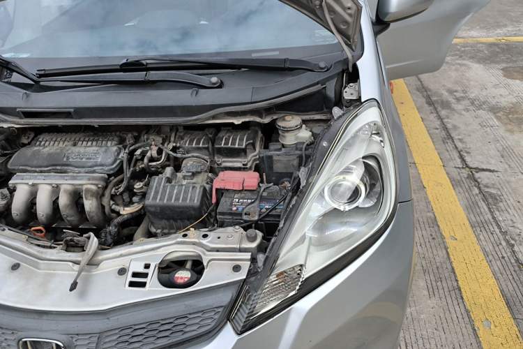 Used Honda Fit 2011 1.3L manual Comfort version Engine Bay Left