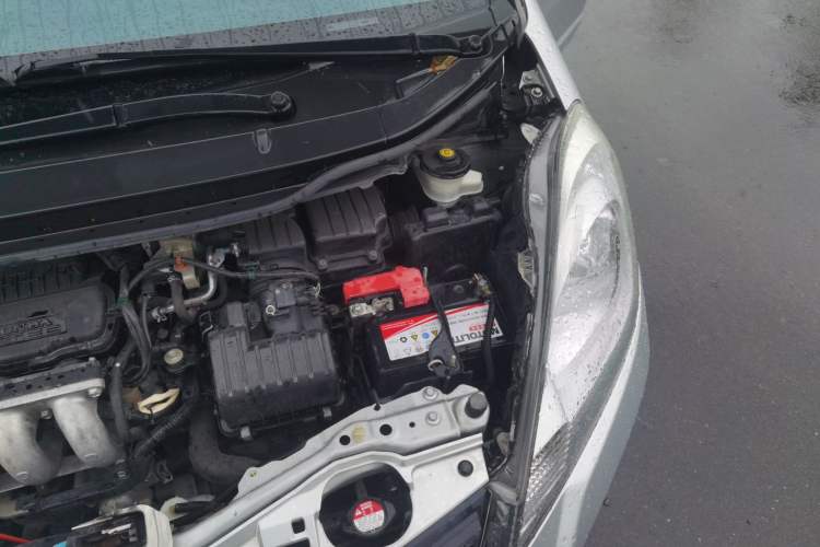 Used Honda Fit 2011 1.3L automatic comfort version Engine Bay Left