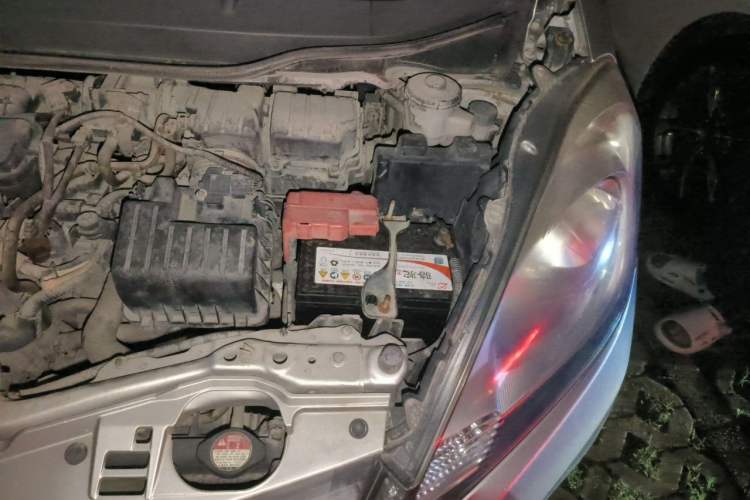 Used Honda Fit 2011 1.3L manual Comfort version Engine Bay Left