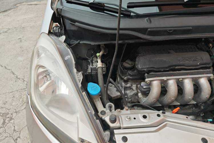 Used Honda Fit 2011 1.3L automatic comfort version Engine Bay Right