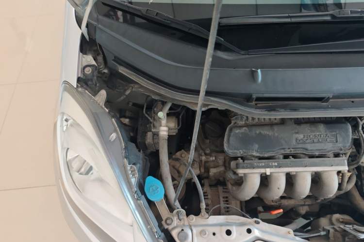 Used Honda Fit 2011 1.3L automatic comfort version Engine Bay Right