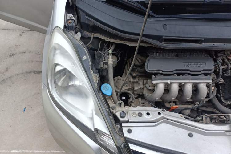 Used Honda Fit 2011 1.3L automatic comfort version Engine Bay Right
