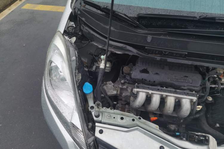Used Honda Fit 2011 1.3L automatic comfort version Engine Bay Right