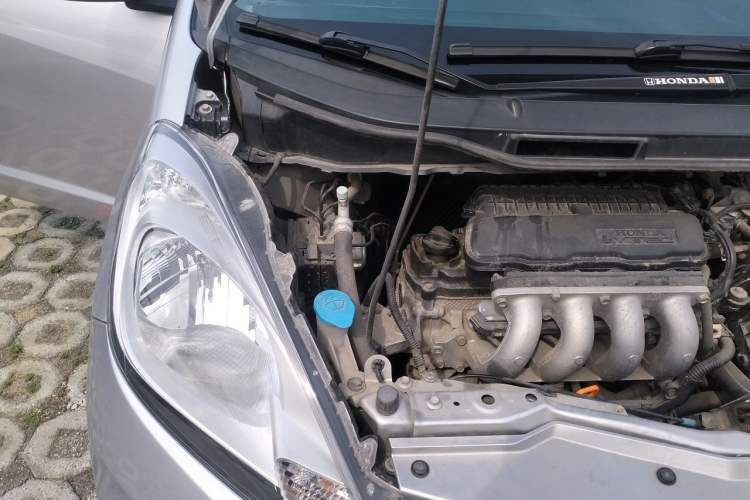 Used Honda Fit 2011 1.3L automatic comfort version Engine Bay Right