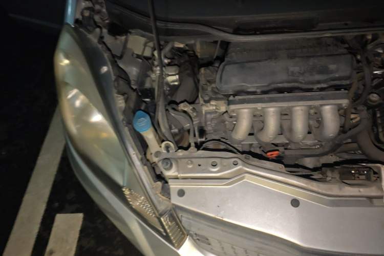 Used Honda Fit 2011 1.3L automatic comfort version Engine Bay Right