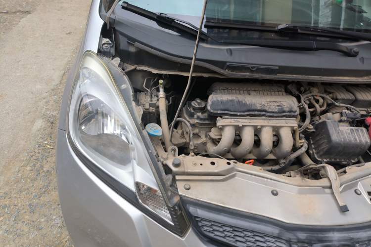 Used Honda Fit 2011 1.3L automatic comfort version Engine Bay Right