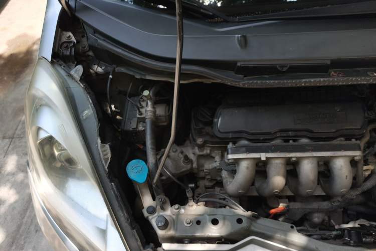 Used Honda Fit 2011 1.3L automatic comfort version Engine Bay Right