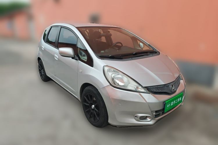 Used Honda Fit 2011 1.3L automatic comfort version Front Right 45 Deg