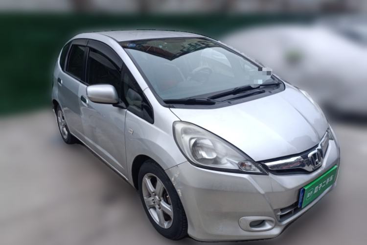 Used Honda Fit 2011 1.3L automatic comfort version Front Right 45 Deg