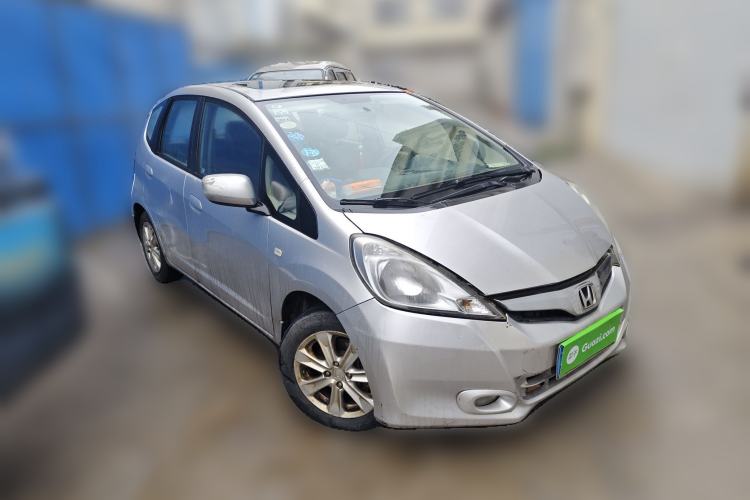 Used Honda Fit 2011 1.5L manual luxury version Front Right 45 Deg