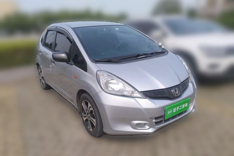 Used Honda Fit 2011 1.3L automatic comfort version Front Right 45 Deg