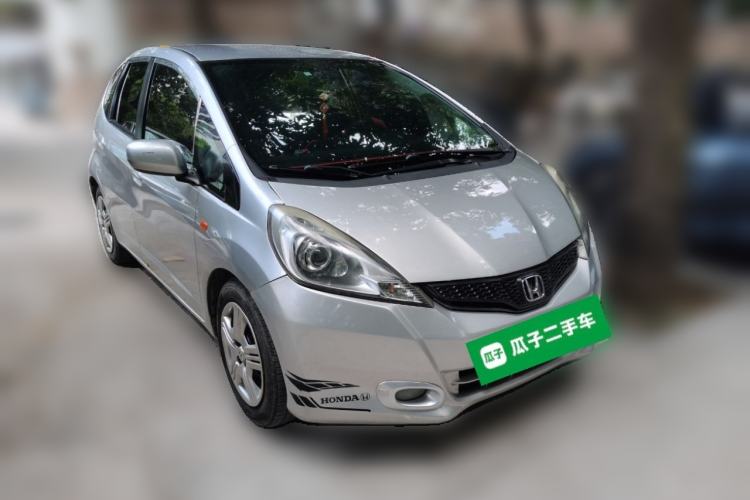 Used Honda Fit 2011 1.3L automatic comfort version Front Right 45 Deg