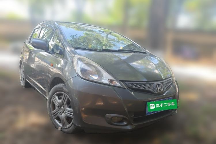 Used Honda Fit 2011 1.3L automatic comfort version Front Right 45 Deg